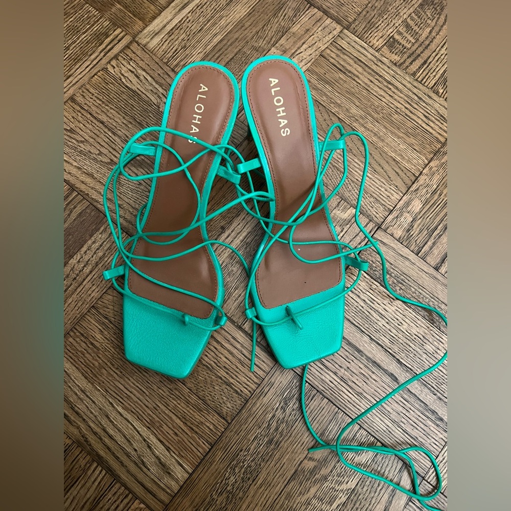 Neon Green Alohas Bellini sandal, brand new size 39
